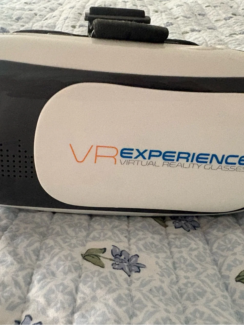 Virtual Reality Viewer - White and Black Never used taken out of box for photo